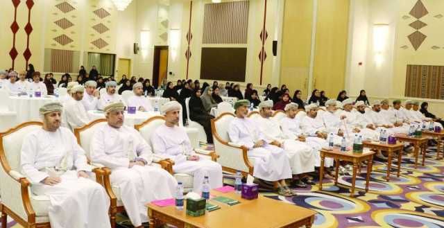 175 موظفًا يناقشون تجويد خدمات المراجعين في ملتقى بالداخلية