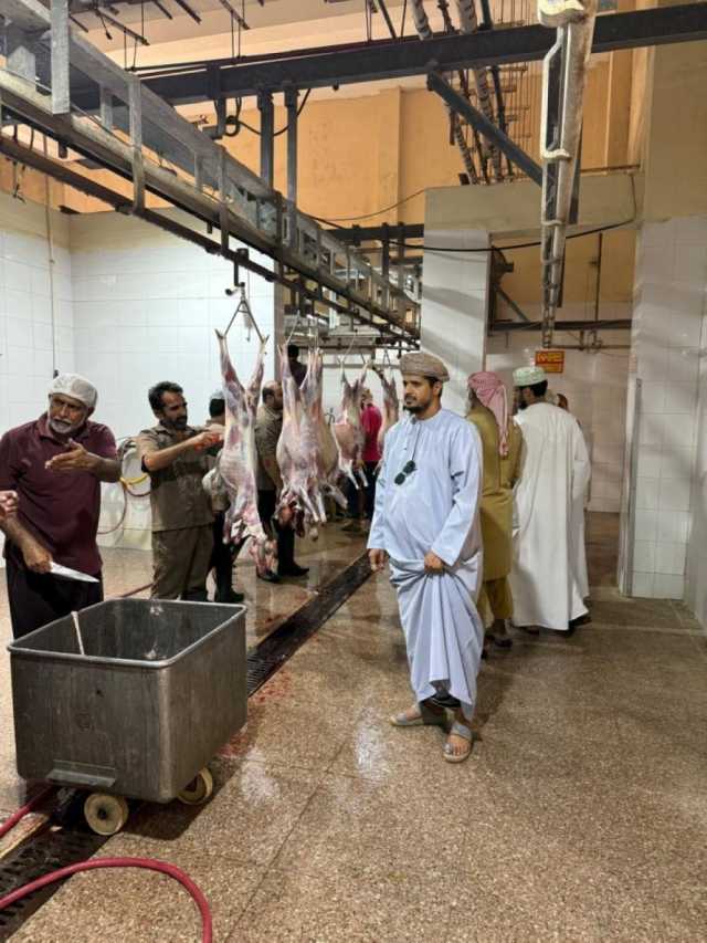صلالة الخيري يختتم حملة بخيركم نفرحهم بإدخال البهجة على 606 أُسر