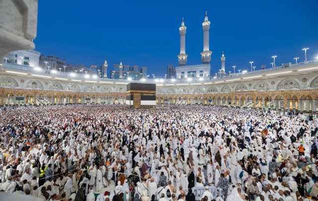 حجاج بيت الله الحرام يبدأون مغادرة مكة المكرمة بعد إتمام مناسك الحج