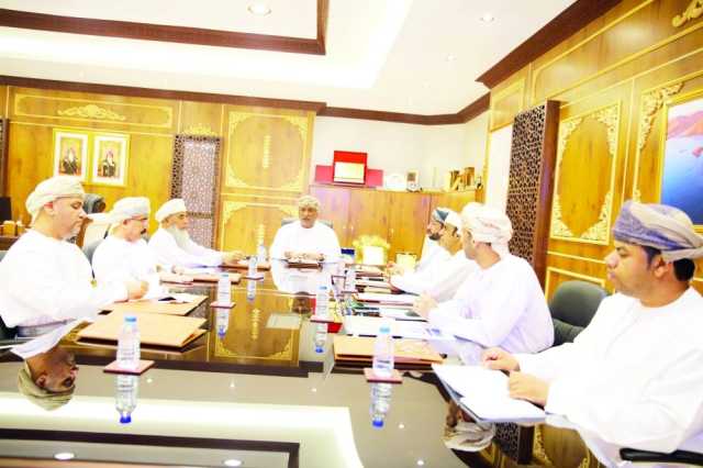 استعراض مستجدات تنفيذ المشاريع التنموية بالظاهرة
