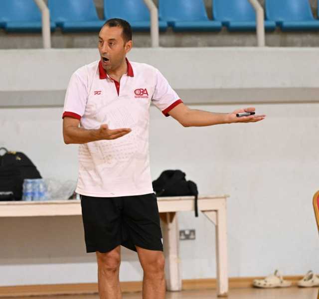زهير العياشي: المنتخب يواصل التطور .. وتحسّن جماعي ودفاعي يعزّز آمال المنافسة
