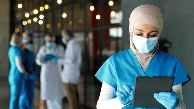 المرأة اللبنانية طائر فينيق.. عاشت تحديات الحرب وانتفضت على الأزمات