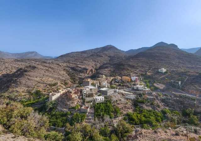 قرية المناخر بالجبل الأخضر وجهة سياحية مستدامة