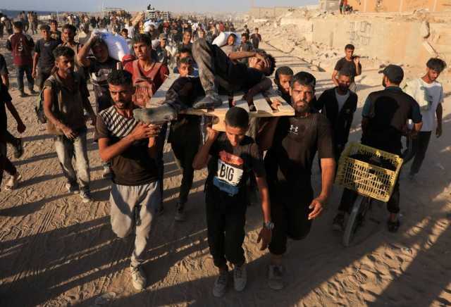 إستشهاد 36 فلسطينيا في قصف إسرائيلي على غزة .. وارتفاع ضحايا الجوع إلى 159 وفاة
