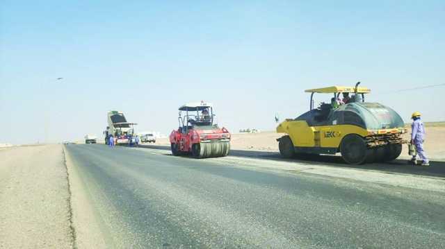 طرح مناقصة تأهيل طريق مشروع «الديار» بجنوب الشرقية
