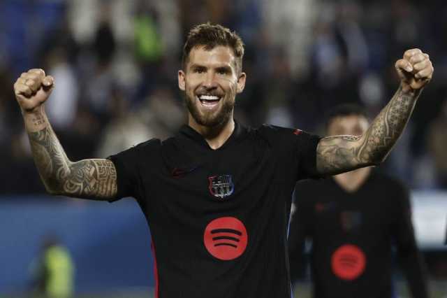 مدافع برشلونة مارتينيز في طريقه الى النصر السعودي