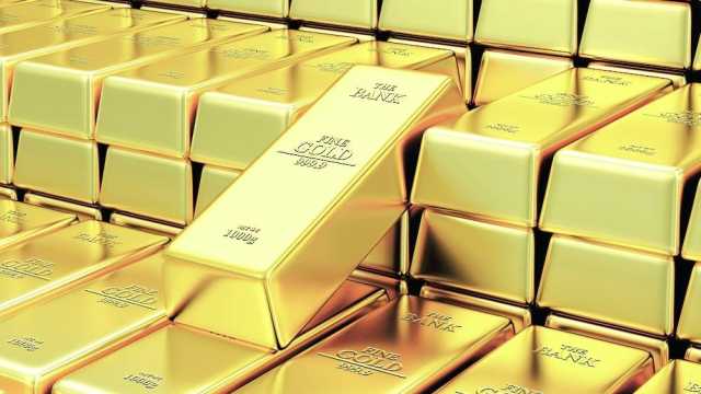 العقود الآجلة للذهب تسجل مستوى قياسيا بعد تقرير عن رسوم جمركية