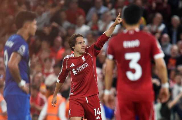 كييزا ينقذ ليفربول ويقوده إلى فوز متأخر