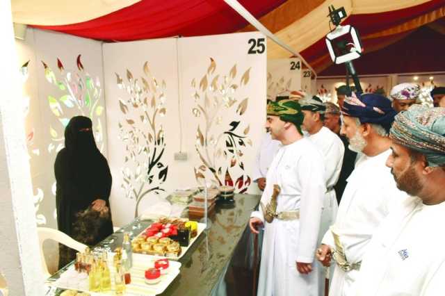 مهرجان خريف ظفار بولاية طاقة يجمع بين الموروث والطبيعة