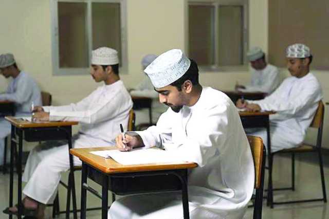 نتائج الدبلوم .. مشاعر مختلطة للطلبة وعزم على مواصلة الاجتهاد والمثابرة