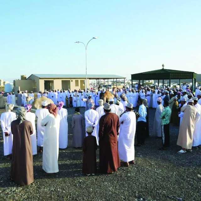 سوق بسياء الشعبي ببهلا يشهد حركة نشطة مع اقتراب عيد الفطر
