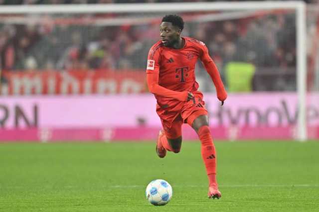 كومباني يتوقع عودة ديفيس قبل نهاية العام