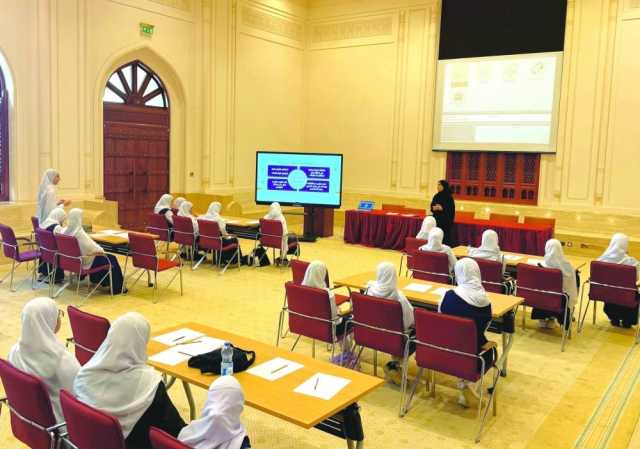 تنمية الوعي الرقمي لدى طلبة المدارس بنزوى