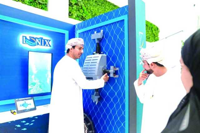 فريق طلابي يبتكر روبوتًا لتنظيف شباك الصيادين