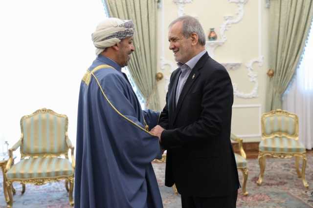 الرئيس الإيراني يستقبل وزير الداخلية