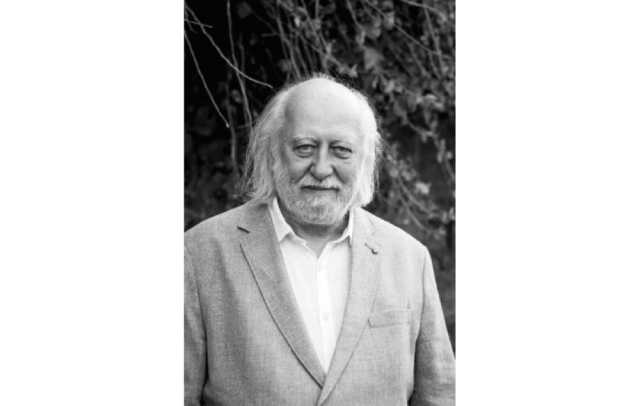 لاسلو كراسناهوركي وواقع أوروبا المحفوف بالمخاطر