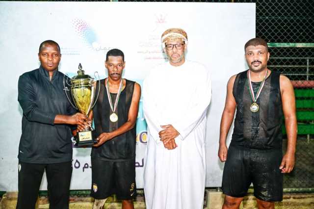 البليد يتوج بلقب بطولة “فوت فولي” بصلالة