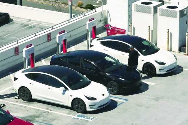 تراجع مبيعات السيارات الكهربائية بأمريكا بعد إلغاء الإعفاءات الضريبية