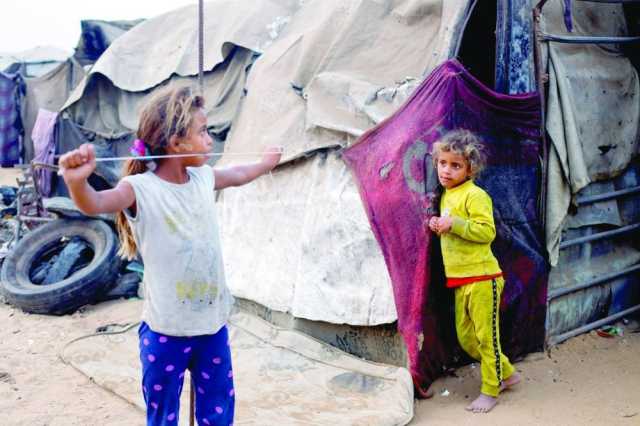 تحقيق.. في مقابرغزة...حياة بين الموتى