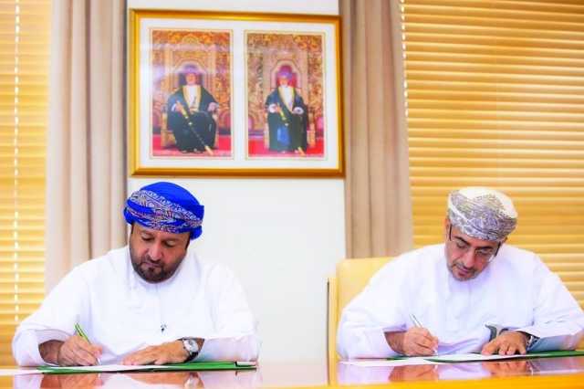 اتفاقية تنفيذ البطولات وتطوير الكوادر بين الاتحادين للرياضة المدرسية والطائرة