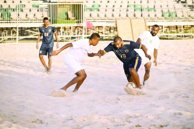 فوز العروبة والعامرات ومرباط في افتتاح دوري كرة القدم الشاطئية