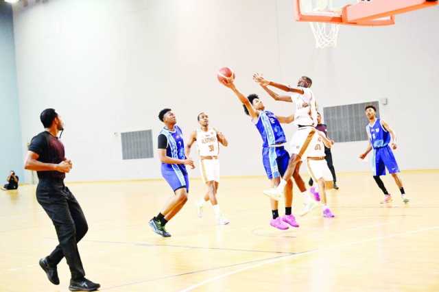 سلة البشائر تستهل مشوارها في الدوري بفوز كبير على صلالة