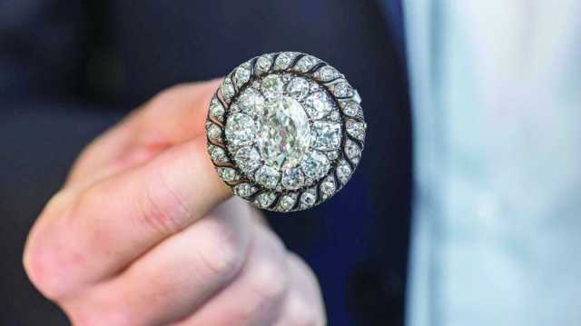 مزاد على دبوس بروش لنابوليون بونابرت غُنِمَ خلال معركة واترلو!