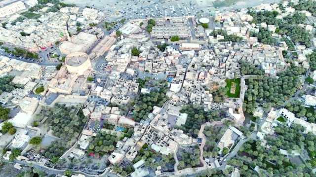 محافظة الداخلية تعزز مشاريعها التنموية بتكامل التخطيط و التنفيذ الميداني