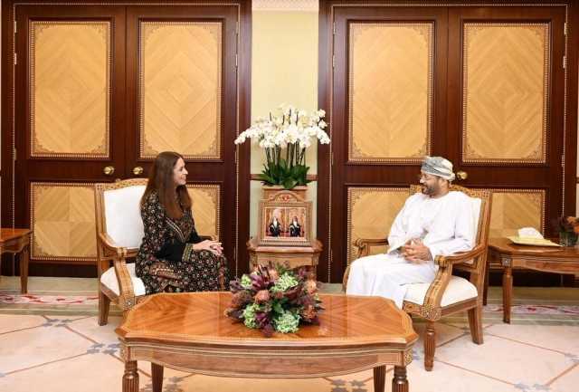 وزير الخارجية يودّع سفيرة الأردن