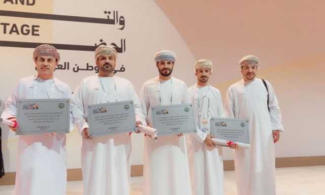 تسلّم شهادات تسجيل أربعة مواقع عُمانية في مرصد التراث المعماري والعمراني