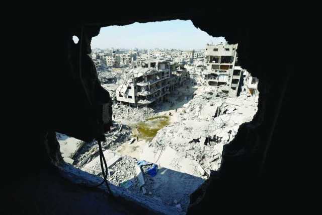 اسرائيل تنسف المساكن وتتوعد بمواصلة استهداف حماس