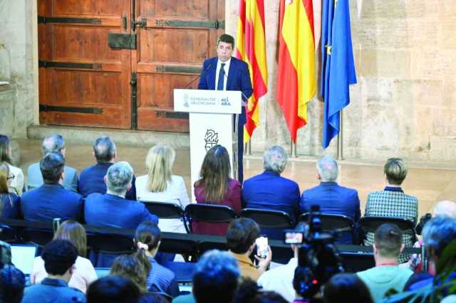 رئيس فالنسيا يستقيل تحت ضغط الشارع بعد اتهامه بسوء إدارة الفيضانات