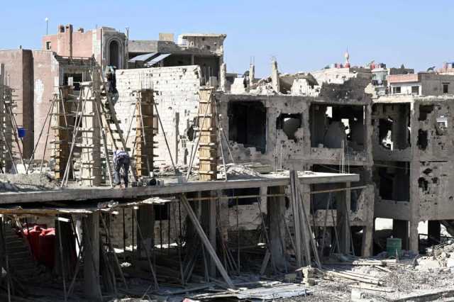 سوريا: إصابة 5 أشخاص في انفجارين استهدفا مقر فرقة عسكرية شرقي دير الزور