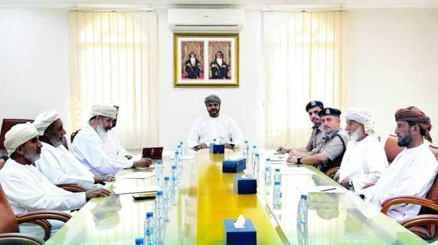 لجنة سنن البحر بجعلان بني بوعلي تبحث سلامة الصيادين ومخلفات أدوات الصيد