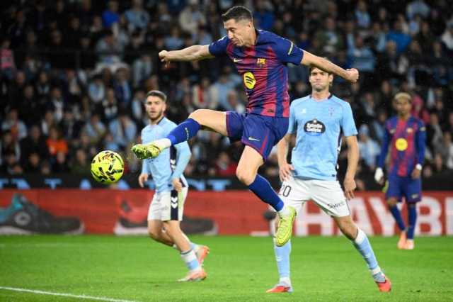 «ثلاثية» ليفاندوفسكي تقلّص الفارق لبرشلونة مع ريال المتعثر