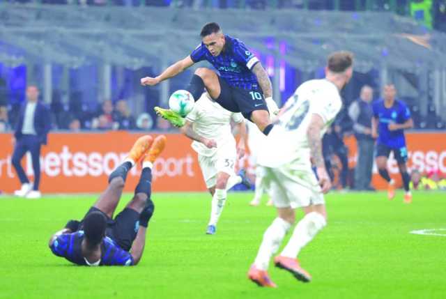 بولونيا يسدي خدمة لإنتر وروما وميلان ويُنزِل نابولي عن الصدارة