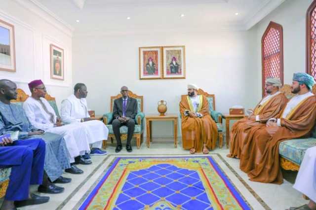 بحث تعزيز التعاون في مجالات الأوقاف مع السنغال