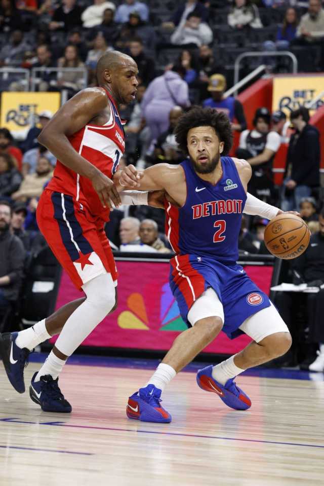 بيستونز يحقق فوزه السابع تواليا بصعوبة على ويزاردز