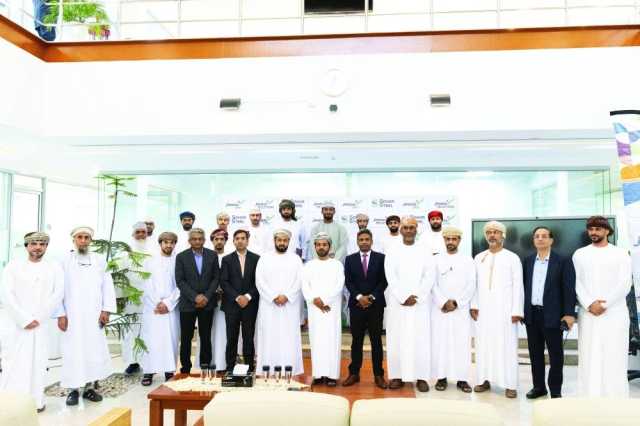 جندال ستيل بصحار تحتفل بانضمام 21 من المواهب العمانية كموظفين