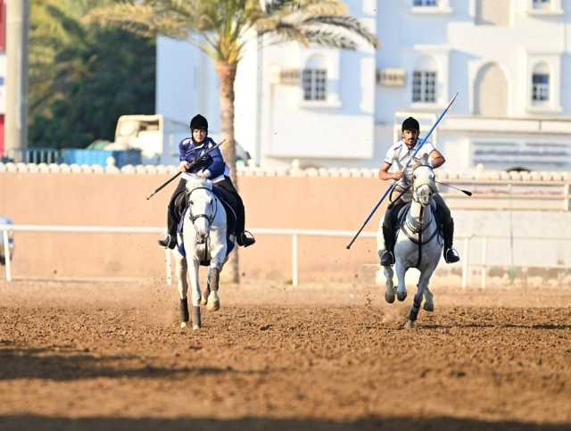 شرطة الخيالة تحقق مراكز متقدمة في سباق التقاط الأوتاد