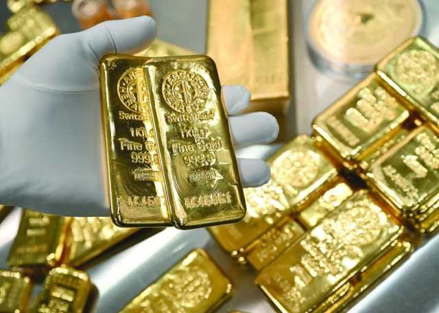 الذهب يستقر والفضة ترتفع لمستوى قياسي قبيل قرار الفائدة الأمريكية