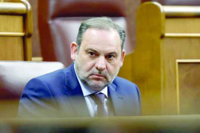 وزير إسباني سابق مقرّب من رئيس الحكومة يُحاكم بتهمة الفساد