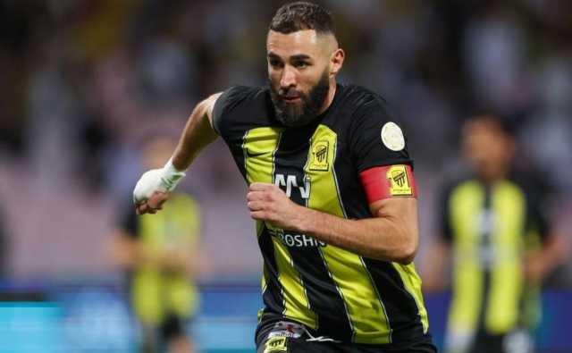 بنزيما لا يقفل باب العودة إلى المنتخب الفرنسي