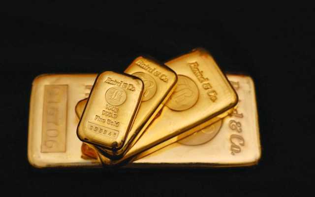 الذهب عند أعلى مستوى في 7 أسابيع والدولار نحو ثالث انخفاض أسبوعي