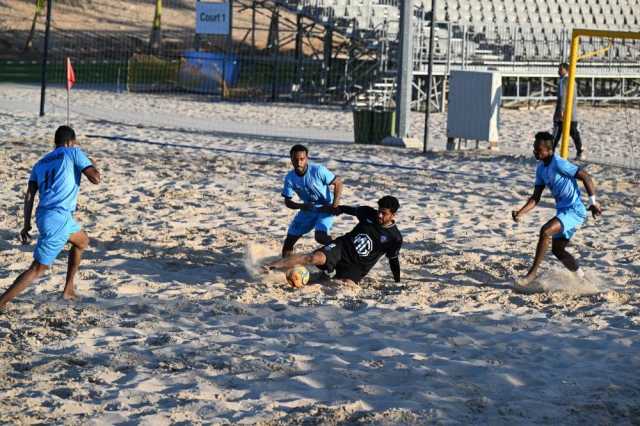 فوز العامرات وصلالة والعروبة في دوري كرة القدم الشاطئية