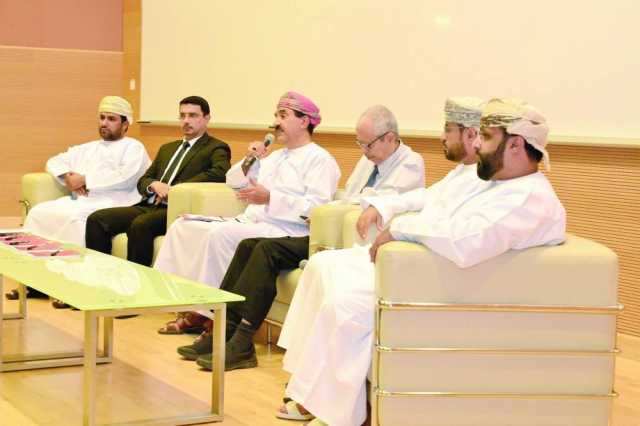 ندوة تناقش المأثورات الشعبية الشعرية بمحافظة ظفار