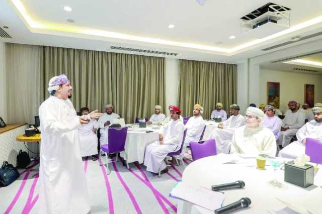 60 مشاركا ينهون دورة الإعلام الرياضي بصحار