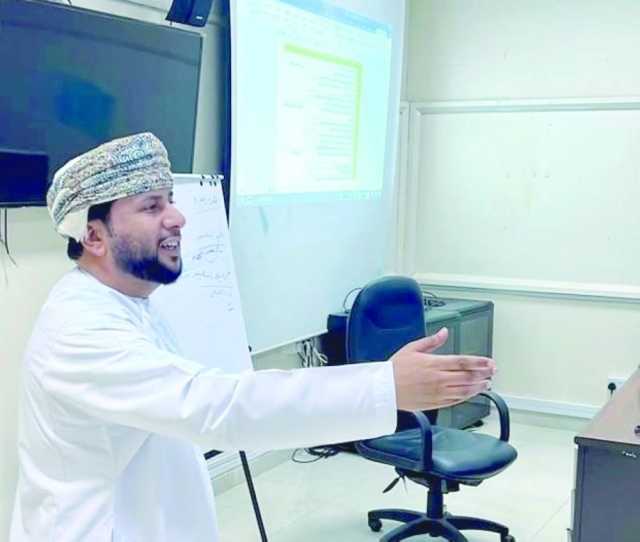 مناقشة أدوار الأخصائيين النفسيين بمدارس محافظة ظفار
