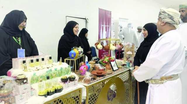 ملتقى بالبريمي يبحث تسويق منتجات الأسر
