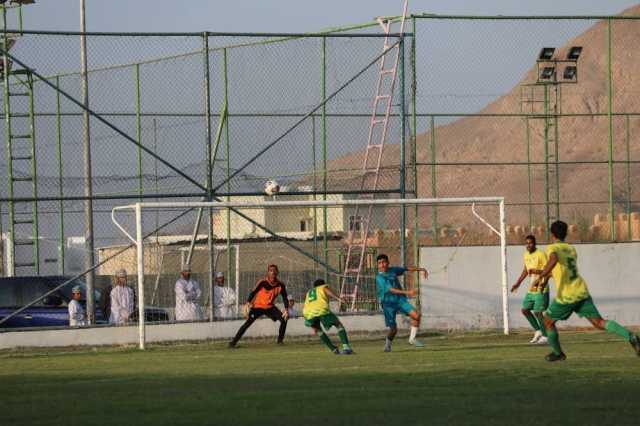 تنافس كبير في انطلاق الدورة الكروية بنادي نخل